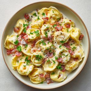 Read more about the article Creamy Tortellini Carbonara Recipe